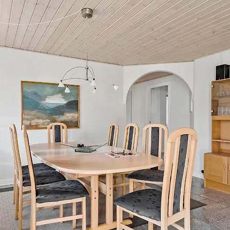 בית נופש Four-bedroom In Sydals