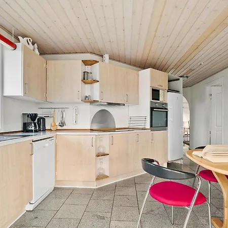 Four-bedroom In Sydals בית נופש *